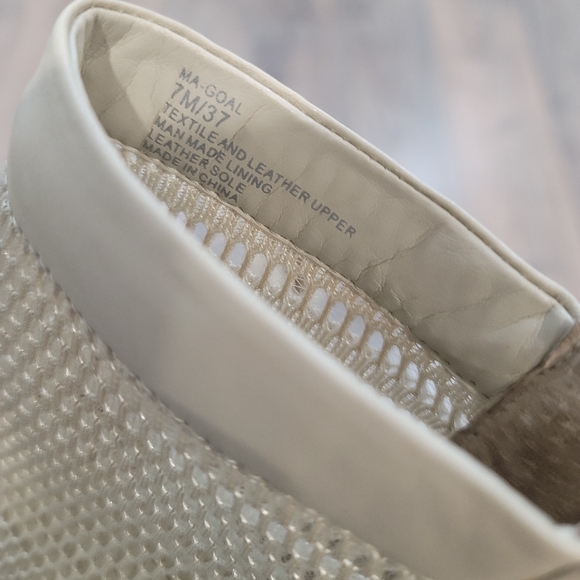 BCBG Cream Cage Heels - Size 7 - Picture 5 of 10